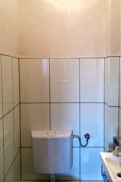 Fliesenlackierung WC Wand und Boden (2)